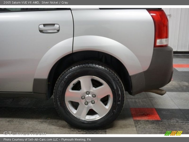 Silver Nickel / Gray 2005 Saturn VUE V6 AWD