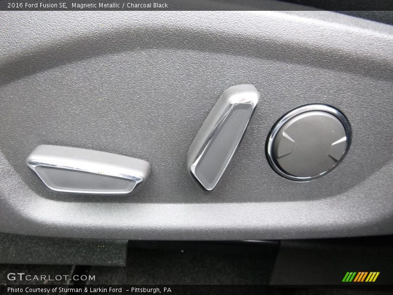 Magnetic Metallic / Charcoal Black 2016 Ford Fusion SE