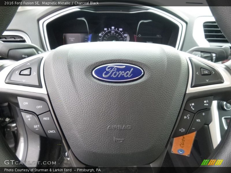 Magnetic Metallic / Charcoal Black 2016 Ford Fusion SE