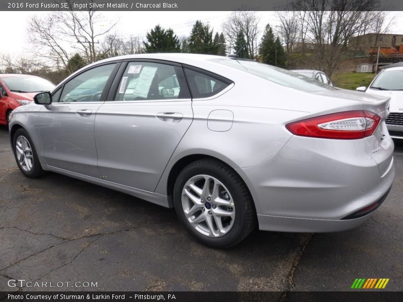 Ingot Silver Metallic / Charcoal Black 2016 Ford Fusion SE