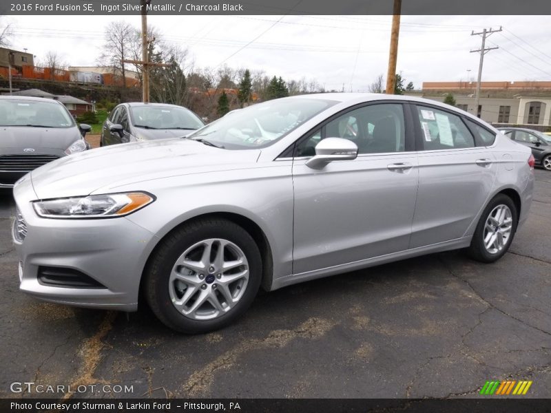 Ingot Silver Metallic / Charcoal Black 2016 Ford Fusion SE