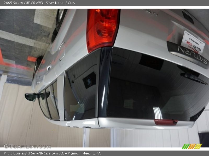Silver Nickel / Gray 2005 Saturn VUE V6 AWD