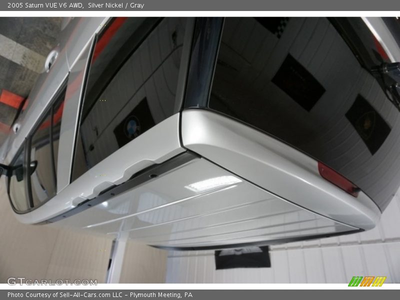 Silver Nickel / Gray 2005 Saturn VUE V6 AWD