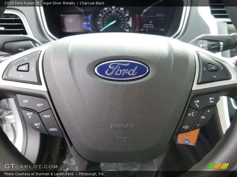 Ingot Silver Metallic / Charcoal Black 2016 Ford Fusion SE