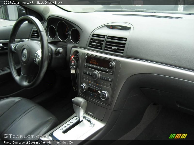 Black Onyx / Black 2007 Saturn Aura XR