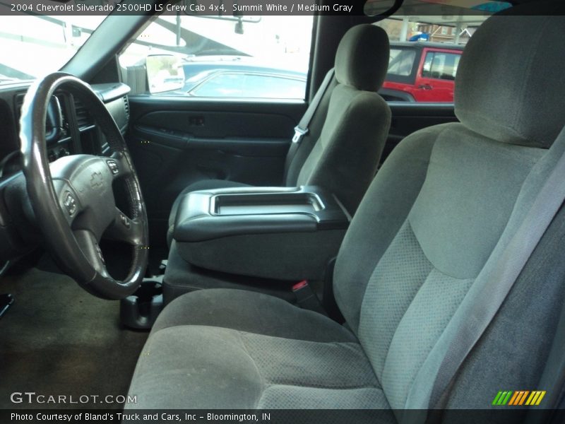 Summit White / Medium Gray 2004 Chevrolet Silverado 2500HD LS Crew Cab 4x4