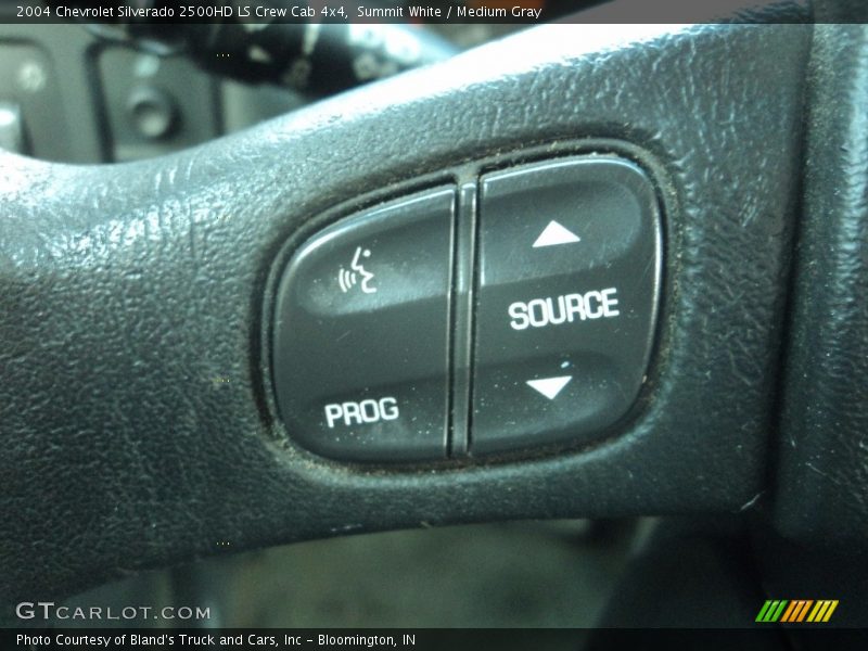 Summit White / Medium Gray 2004 Chevrolet Silverado 2500HD LS Crew Cab 4x4