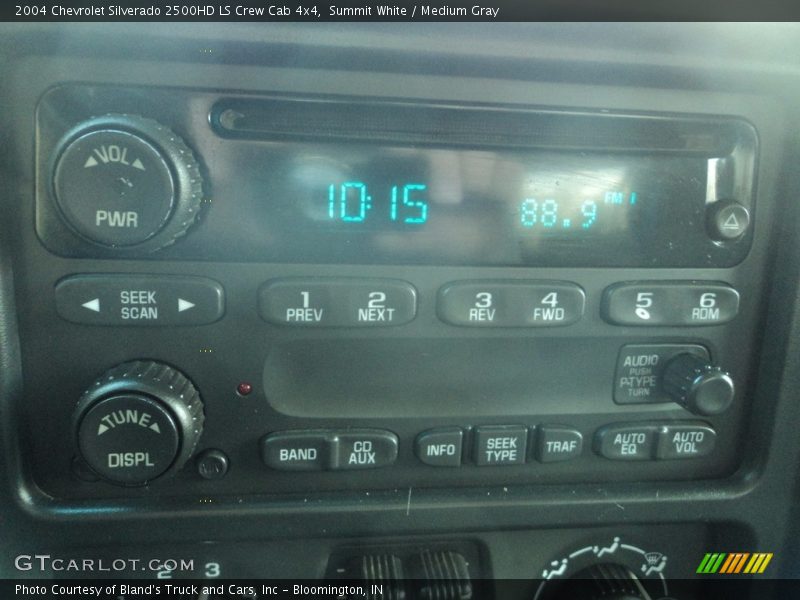 Summit White / Medium Gray 2004 Chevrolet Silverado 2500HD LS Crew Cab 4x4