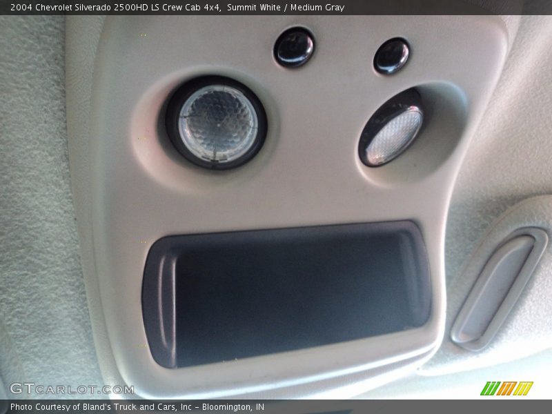 Summit White / Medium Gray 2004 Chevrolet Silverado 2500HD LS Crew Cab 4x4