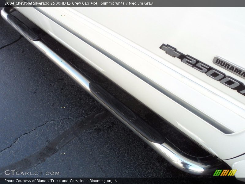 Summit White / Medium Gray 2004 Chevrolet Silverado 2500HD LS Crew Cab 4x4