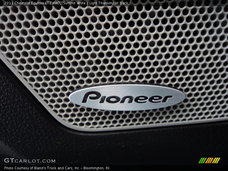 Summit White / Light Titanium/Jet Black 2011 Chevrolet Equinox LTZ AWD