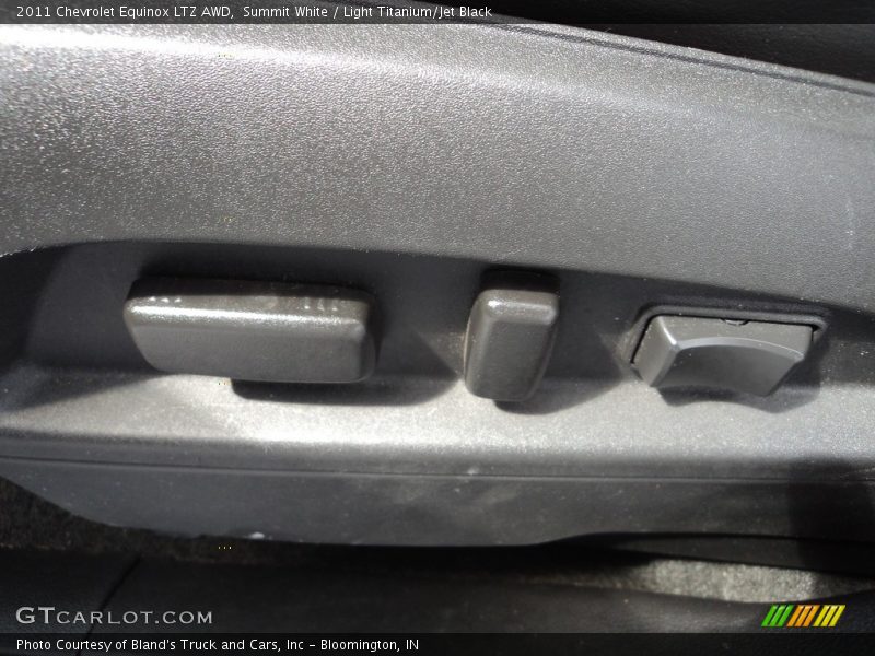 Summit White / Light Titanium/Jet Black 2011 Chevrolet Equinox LTZ AWD