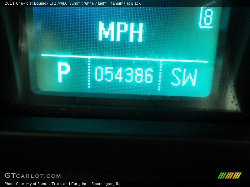 Summit White / Light Titanium/Jet Black 2011 Chevrolet Equinox LTZ AWD