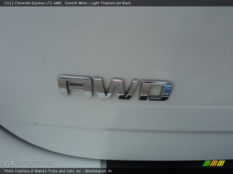 Summit White / Light Titanium/Jet Black 2011 Chevrolet Equinox LTZ AWD