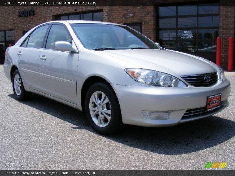 Lunar Mist Metallic / Gray 2005 Toyota Camry LE V6