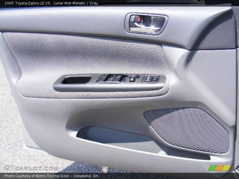Lunar Mist Metallic / Gray 2005 Toyota Camry LE V6