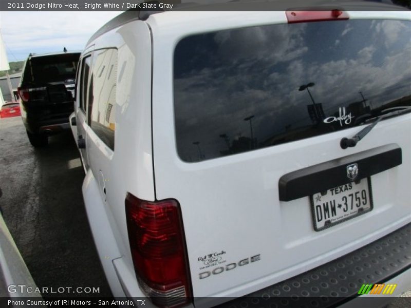 Bright White / Dark Slate Gray 2011 Dodge Nitro Heat