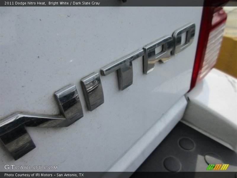 Bright White / Dark Slate Gray 2011 Dodge Nitro Heat