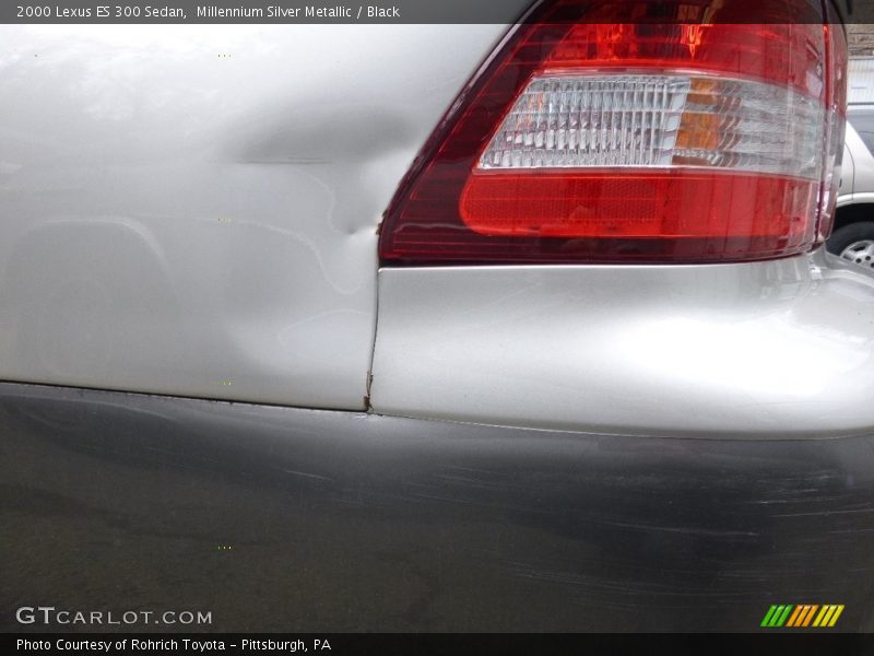 Millennium Silver Metallic / Black 2000 Lexus ES 300 Sedan