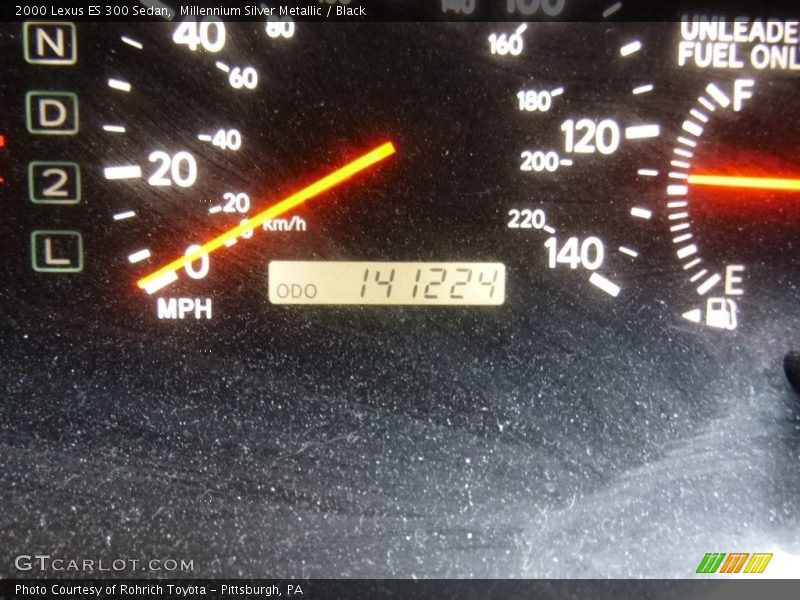 Millennium Silver Metallic / Black 2000 Lexus ES 300 Sedan