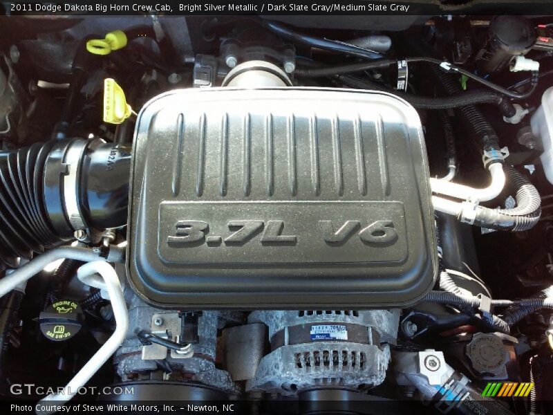 Bright Silver Metallic / Dark Slate Gray/Medium Slate Gray 2011 Dodge Dakota Big Horn Crew Cab