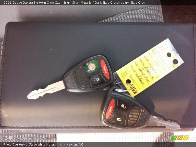 Bright Silver Metallic / Dark Slate Gray/Medium Slate Gray 2011 Dodge Dakota Big Horn Crew Cab