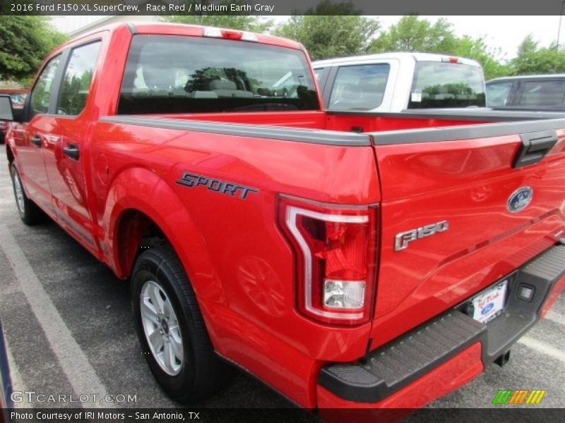 Race Red / Medium Earth Gray 2016 Ford F150 XL SuperCrew
