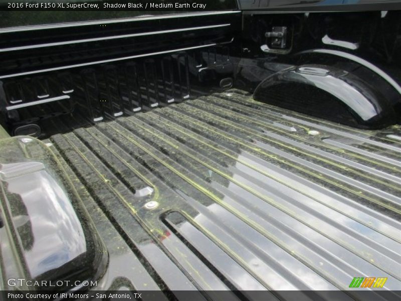 Shadow Black / Medium Earth Gray 2016 Ford F150 XL SuperCrew