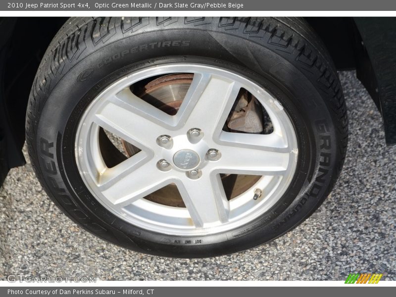 Optic Green Metallic / Dark Slate Gray/Pebble Beige 2010 Jeep Patriot Sport 4x4