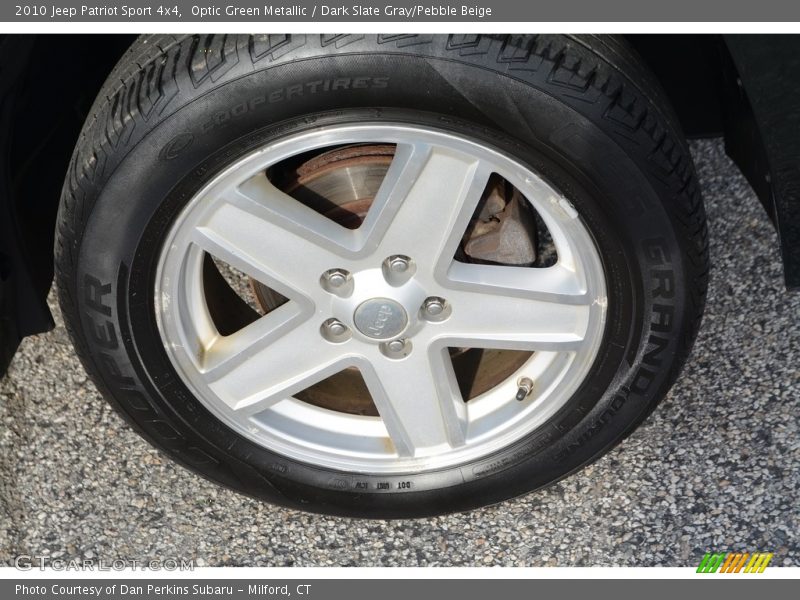 Optic Green Metallic / Dark Slate Gray/Pebble Beige 2010 Jeep Patriot Sport 4x4