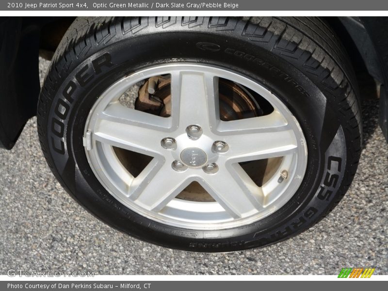 Optic Green Metallic / Dark Slate Gray/Pebble Beige 2010 Jeep Patriot Sport 4x4