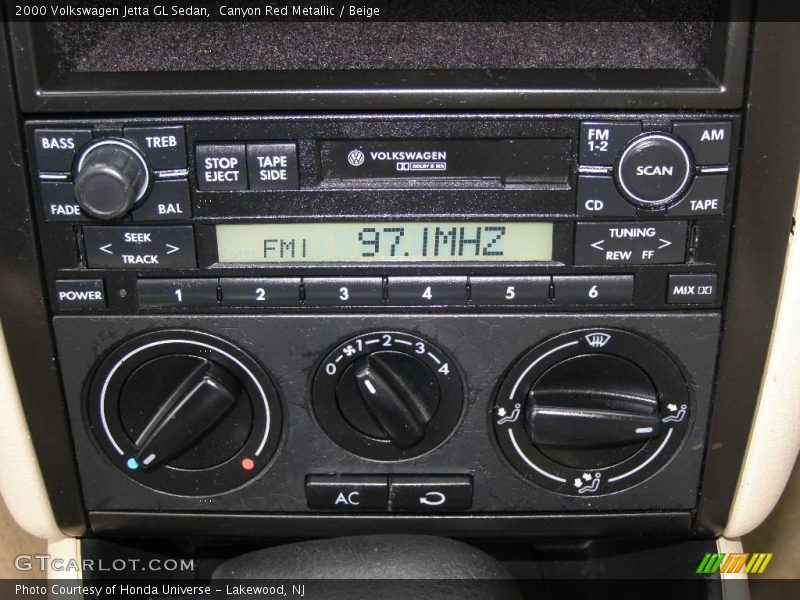 Canyon Red Metallic / Beige 2000 Volkswagen Jetta GL Sedan