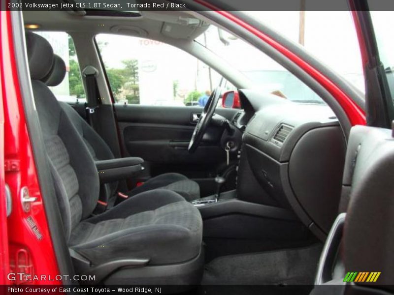 Tornado Red / Black 2002 Volkswagen Jetta GLS 1.8T Sedan
