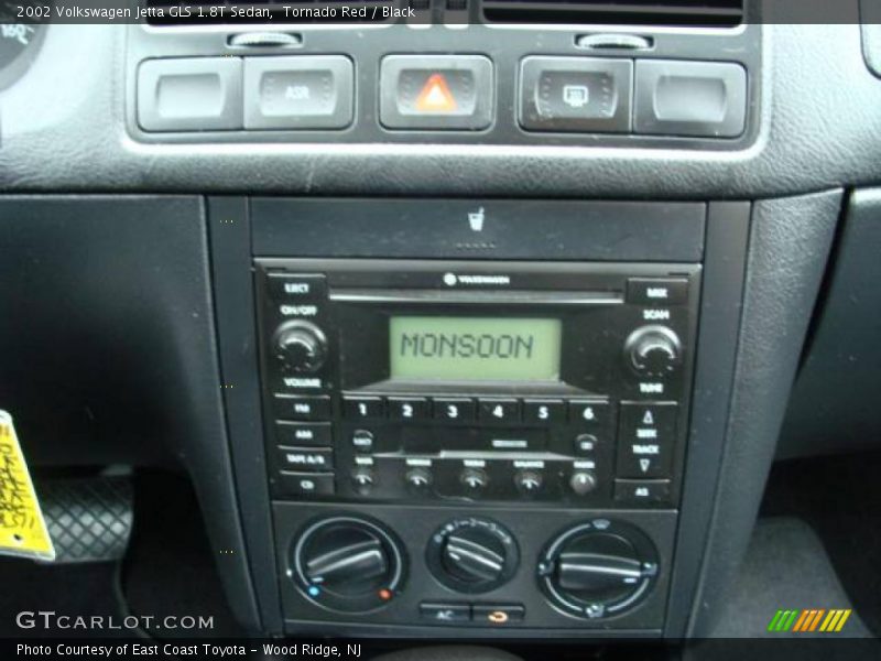 Tornado Red / Black 2002 Volkswagen Jetta GLS 1.8T Sedan