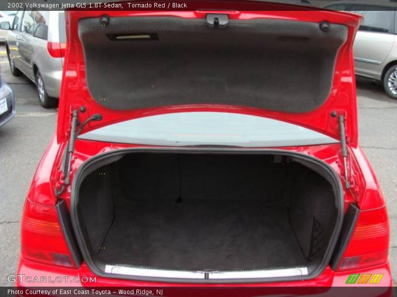 Tornado Red / Black 2002 Volkswagen Jetta GLS 1.8T Sedan