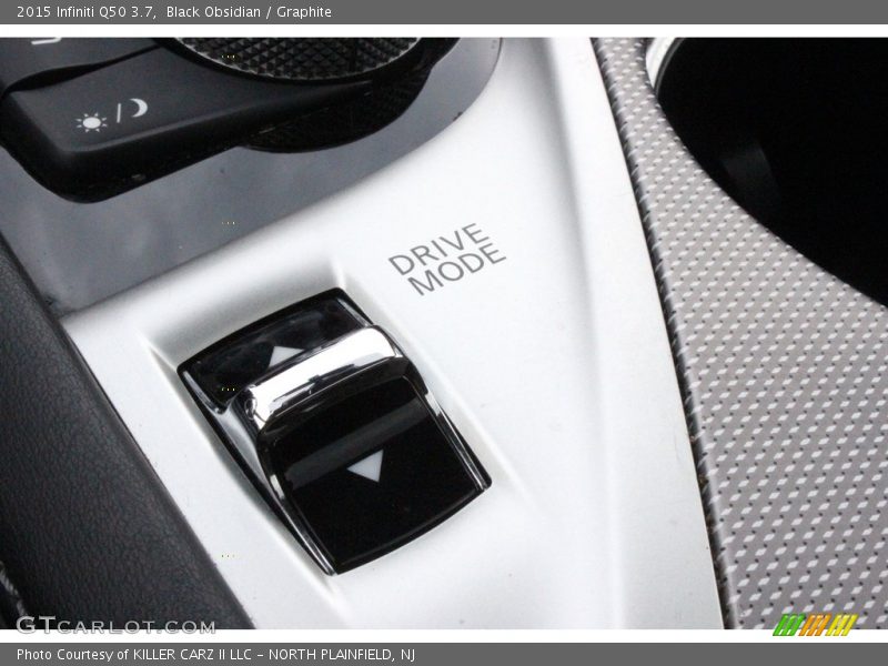 Black Obsidian / Graphite 2015 Infiniti Q50 3.7