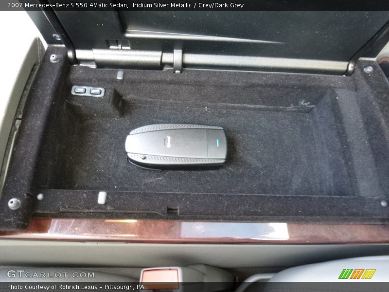 Iridium Silver Metallic / Grey/Dark Grey 2007 Mercedes-Benz S 550 4Matic Sedan