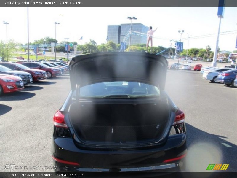 Black / Black 2017 Hyundai Elantra Limited