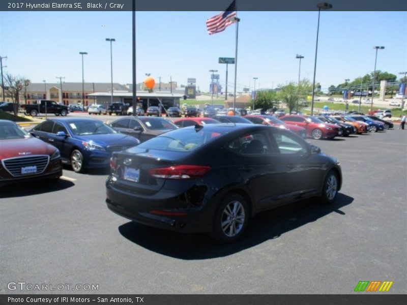 Black / Gray 2017 Hyundai Elantra SE