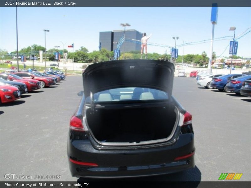 Black / Gray 2017 Hyundai Elantra SE