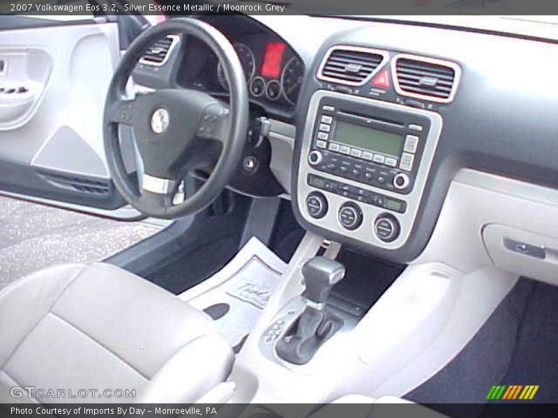 Silver Essence Metallic / Moonrock Grey 2007 Volkswagen Eos 3.2