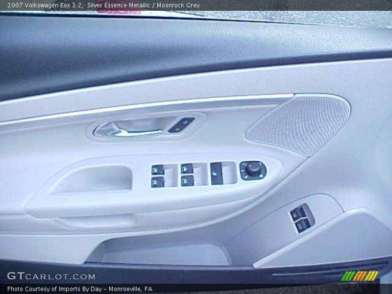 Silver Essence Metallic / Moonrock Grey 2007 Volkswagen Eos 3.2