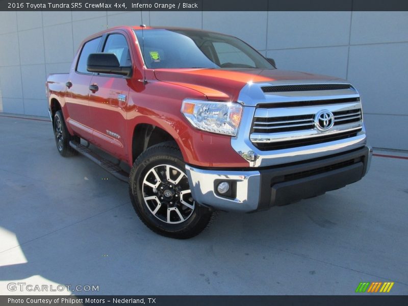 Front 3/4 View of 2016 Tundra SR5 CrewMax 4x4