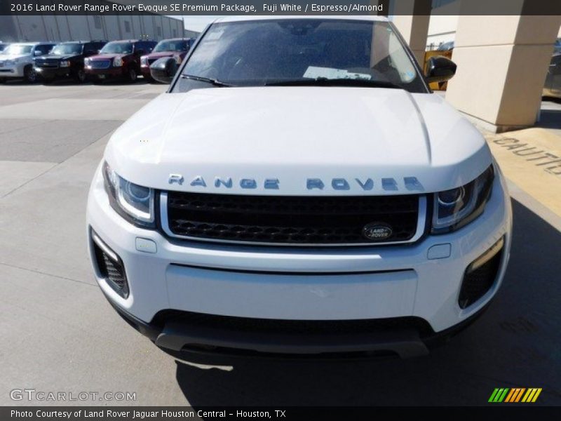 Fuji White / Espresso/Almond 2016 Land Rover Range Rover Evoque SE Premium Package