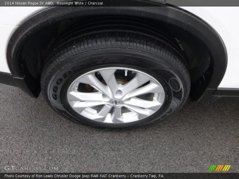 Moonlight White / Charcoal 2014 Nissan Rogue SV AWD