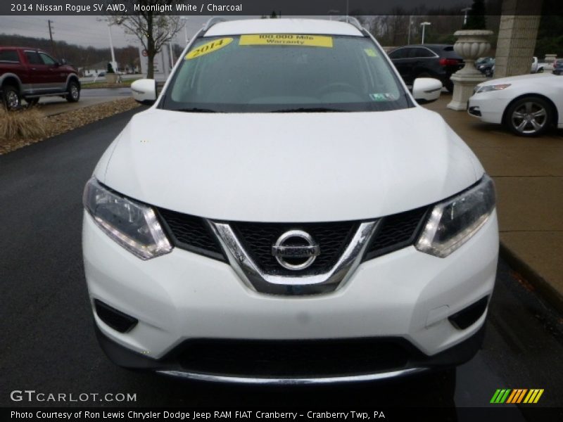 Moonlight White / Charcoal 2014 Nissan Rogue SV AWD