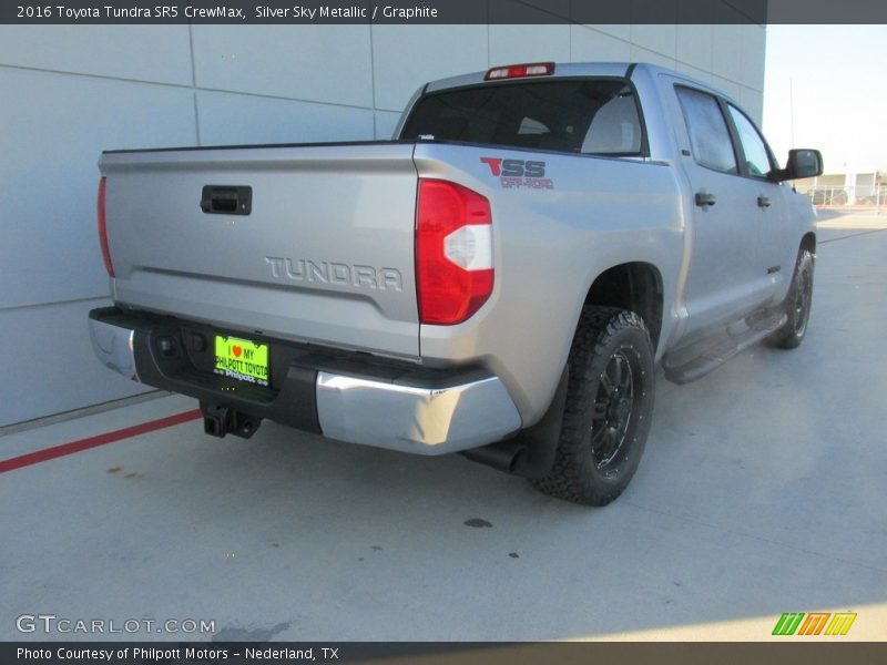 Silver Sky Metallic / Graphite 2016 Toyota Tundra SR5 CrewMax