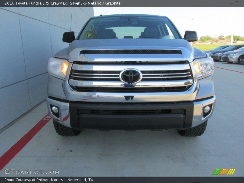 Silver Sky Metallic / Graphite 2016 Toyota Tundra SR5 CrewMax