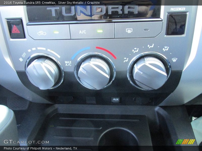 Silver Sky Metallic / Graphite 2016 Toyota Tundra SR5 CrewMax