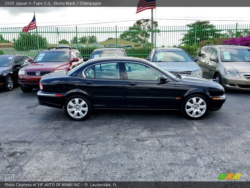 Ebony Black / Champagne 2005 Jaguar X-Type 3.0